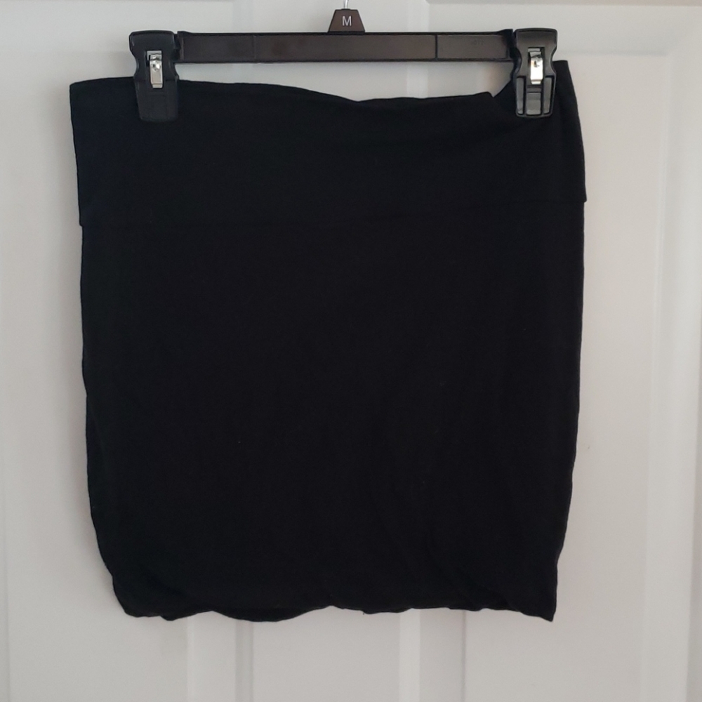 Wet Seal | Simple stretch black skirt | sz Large